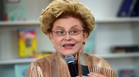 Правда ли, что именитую телеведущую Елену Малышеву уволили с «Первого канала»