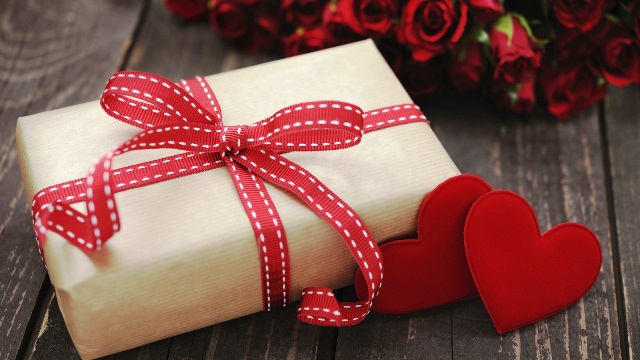 Идеи полезных подарков на День святого Валентина 2022 года