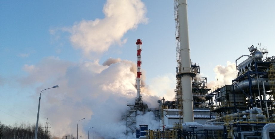 Очевидцы из Тюмени сообщили о происшествии на нефтеперерабатывающем заводе