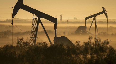 Правительство может рассмотреть закон об изменениях демпфера нефтяникам в ускоренном режиме