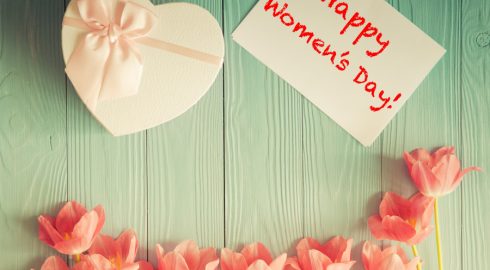 Красивые короткие поздравления с 8 Марта для женщин