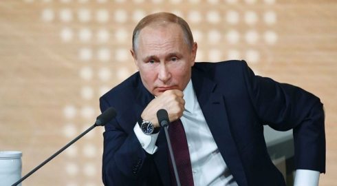 Владимир Путин подписал указ о вручении наград медикам за борьбу с коронавирусом