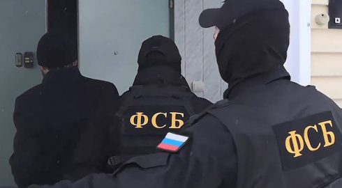 Школьнику из России угрожают сроком за «взрыв» здания ФСБ в «Майнкрафте»
