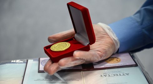 Как российским выпускникам получить золотую медаль в школе в 2022 году