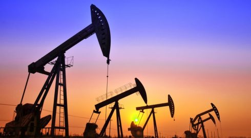Добыча нефти в России за две недели февраля увеличилась на 0,4%