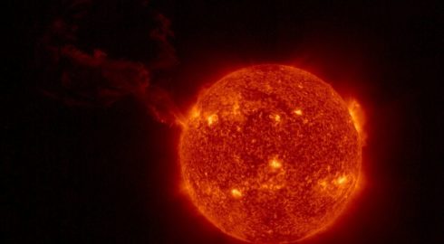 Удар тяжелыми частицами от Солнца по Земле: что известно о событии