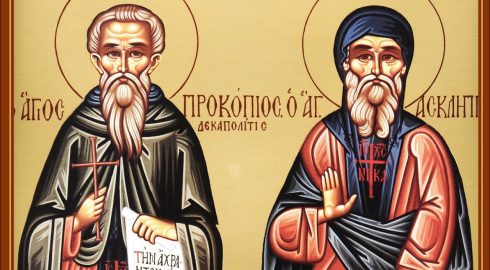 Православные христиане молятся и отмечают очередной церковный праздник 12 марта