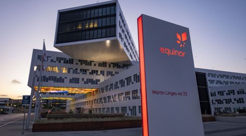 Equinor прекращает торговать нефтепродуктами из России