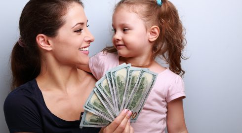 В России увеличат сумму материнского капитала до 864 тысяч рублей