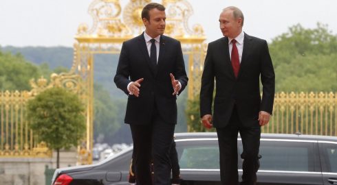 Макрон Путину: невозможно оплачивать российский газ в рублях