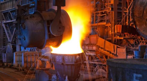 Работа завода Acerinox по выплавке нержавеющей стали приостановлена