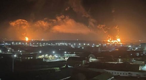 Серьезный пожар начался на нефтебазе «Дружба» в Брянске 25 апреля 2022 года