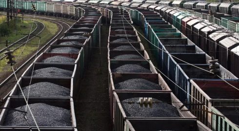 Госсовет призвал отказаться от приоритета контейнерных перевозок для поддержки угольной отрасли