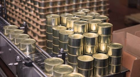 В Росрыболовстве предупредили о нехватке металла для производства консервов