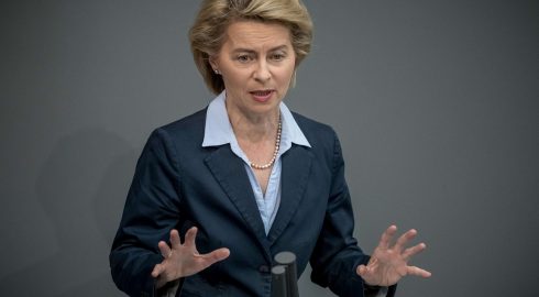 Урсула фон дер Ляйен неожиданно выступила против немедленного отказа от российской нефти