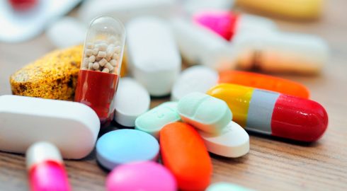 Лекарства можно принимать вне инструкции: для каких болезней используют «нецелевые» препараты