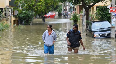 Потоп «библейского» масштаба уничтожает жилые дома Индии в 2022 году