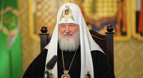 «Это ничего не значит»: патриарх Кирилл объяснил свое падение во время освящения храма