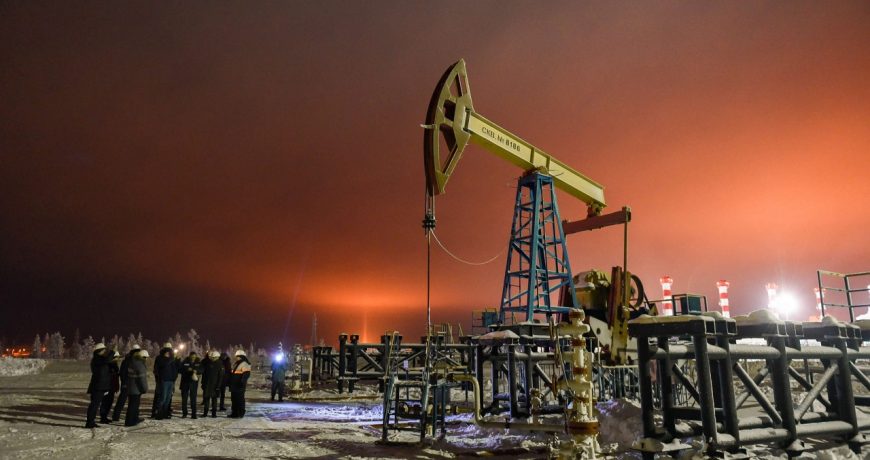 Рост цен на нефть возобновился из-за беспокойства о сокращении предложения