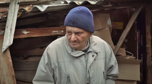Бездомному жителю Новоаннинского помогут неравнодушные россияне