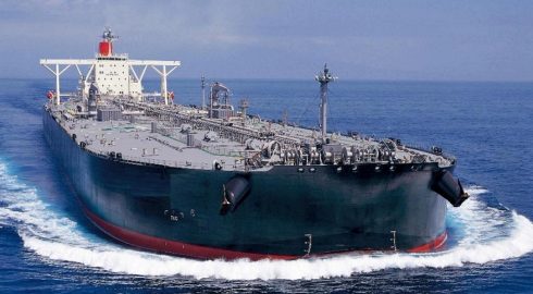 С российского танкера качали нефть: почему забирают топливо