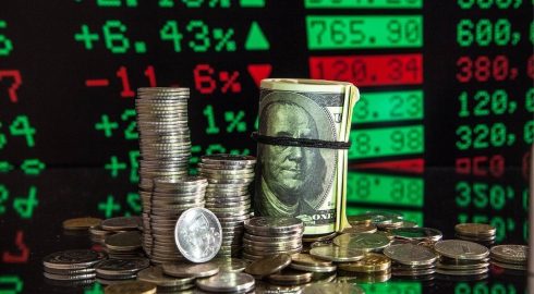 Возвращение бюджетного правила: Минфин предлагает возобновить закупку валюты для ослабления рубля