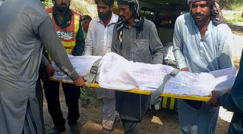 В Пакистане 20 женщин и детей утонули, пытаясь пересечь реку с сильным течением