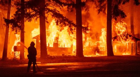 Лесной пожар в Анталье: что сейчас происходит на популярном курорте