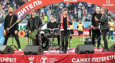 Почему фанаты «Зенита» освистали рок-группу «Би-2» в Санкт-Петербурге