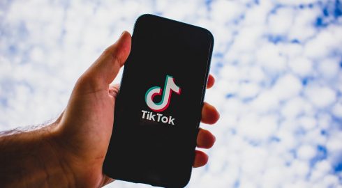 «Сбербанк» собирается запустить аналог социальной сети TikTok