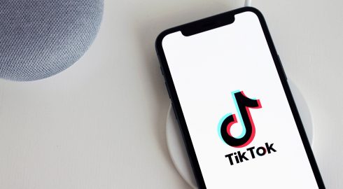 Когда социальная сеть TikTok может снять все ограничения для пользователей из России