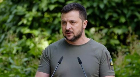 Зеленский ответил на петицию о вручении гражданам повесток на улицах, заправках и блокпостах