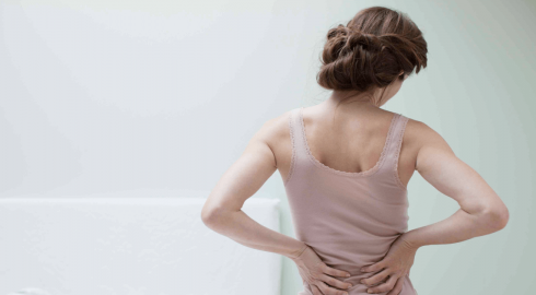Привычные действия при болях в спине, которые могут сильно навредить