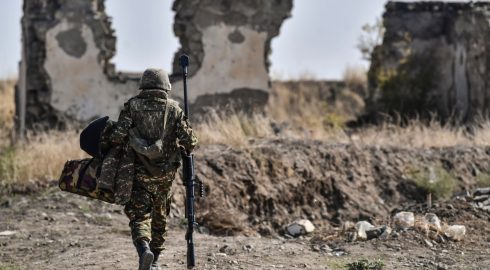 Завершен ли конфликт: власти Карабаха договорились с Азербайджаном о прекращении огня