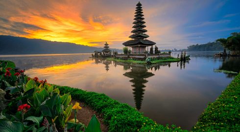 В Индонезии хотят ввести программу «золотых виз» для привлечения в страну туристов