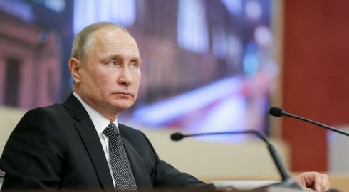 Путин высоко оценил меры правительства по защите сырьевого сектора России