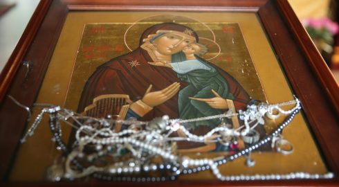 Православные верующие 6 сентября 2023 года почитают Петровскую икону Богоматери