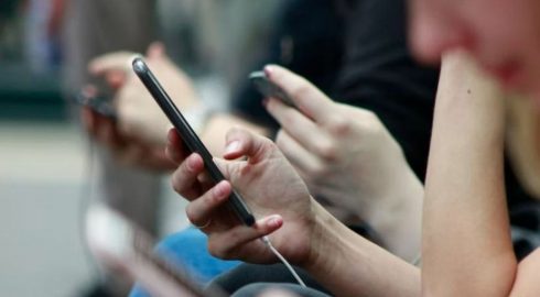 Как узнать, что ваш смартфон взломали: ответ эксперта Михайлова