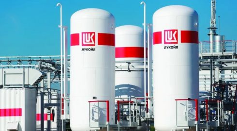 «Лукойл» может купить долю Repsol в проекте «Газпром нефти»