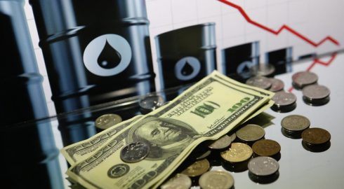 Цены на нефть снижаются на фоне падения спроса