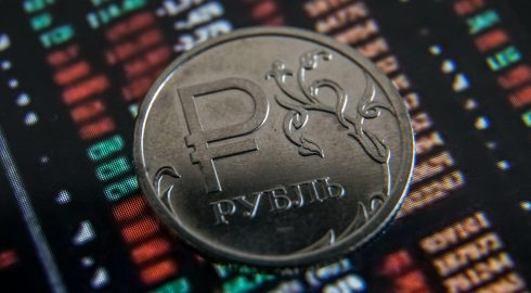 Каким будет курс рубля относительно доллара и евро: валютный прогноз на сентябрь 2022 года