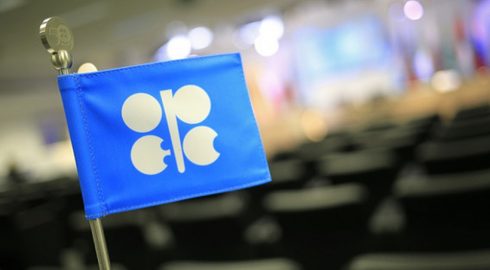 ОПЕК+ может сократить добычу нефти на 100 000 баррелей в сутки