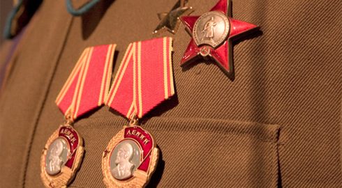 Кому в Советском Союзе удалось получить десять наград в один день