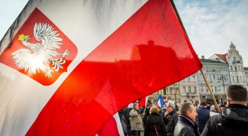 СМИ: Жители Польши хотят покинуть свою страну в ближайшее время
