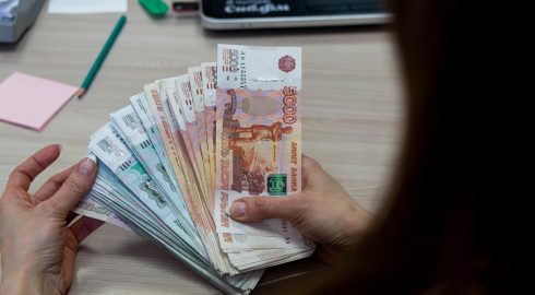 Кто из граждан РФ получит ежегодную выплату до 1 апреля 2023 года