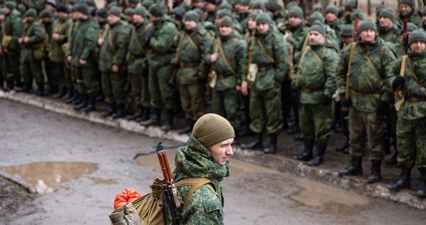 Кто из россиян имеет право на отсрочку от военных сборов с 10 мая 2023 года