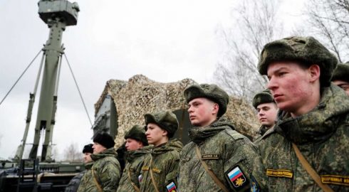 Главные изменения для военнослужащих: кому будут выдавать земельные участки в России