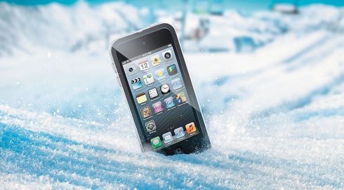 Как спасти смартфон, который упал в снег: советы пользователям