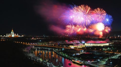 Салюту быть: в День России 2023 года над Москвой прогремит праздничный фейерверк