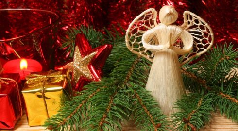 Как гадать в Рождественский сочельник 24 декабря 2022 года, традиции праздника, запреты для католиков